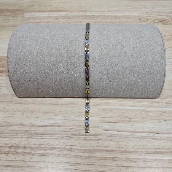 9.25" Silver and Gold Tone Metal Figaro Style Link Chain Bracelet Foldover Clasp - Picture 1 of 11